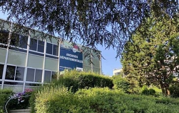 Plongez dans les coulisses des Archives départementales de l'Ain !