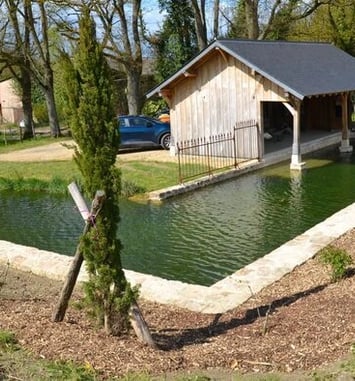 Visite du lavoir-abreuvoir de Montépin