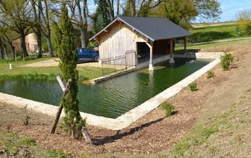Visite du lavoir-abreuvoir de Montépin