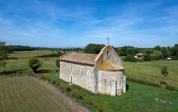 La chapelle de Chanteins et l'atelier du sabotier