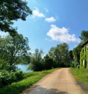 En visite sur le chemin de halage