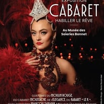 Visite libre de l'expo temporaire "Cabaret, Habiller le rêve" et focus sur les photographies historiques des Soieries Bonnet